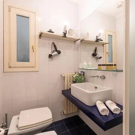 Magenta 45 Fashion And Movida In The Heart Of Downtown Apartment *