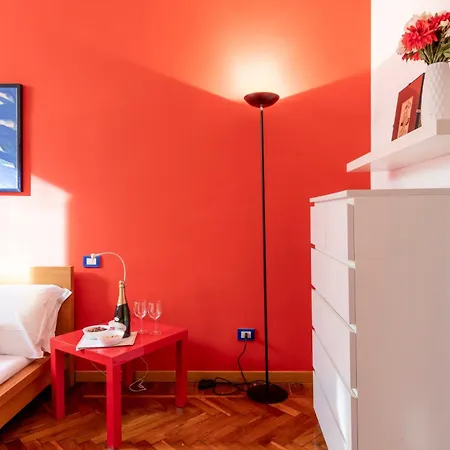 Magenta 45 Fashion And Movida In The Heart Of Downtown Apartment
